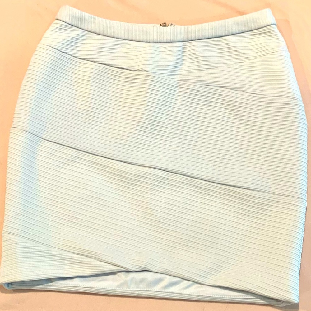 Women’s White Skirt